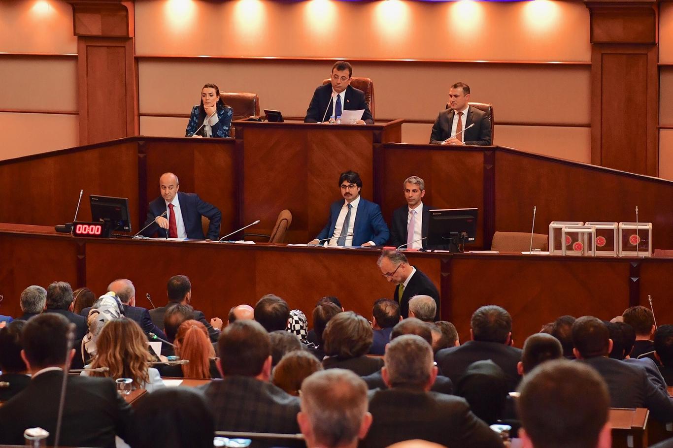 İmamoğlu "veri kopyalama" talimatını kaldırdı İmamoğlu "veri kopyalama" talimatını kaldırdı